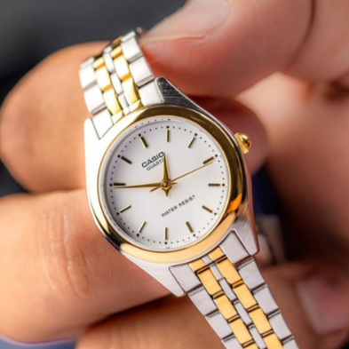 LTP-1129A-7B - Orologio da donna con batteria, colore: Bianco : Casio LTP-1129A-7B - Orologio da donna con batteria, colore: Bianco : Casio