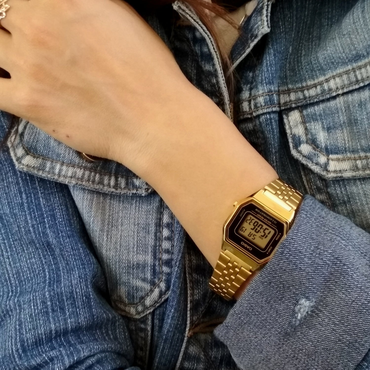 Reloj Casio LA-380WGA-