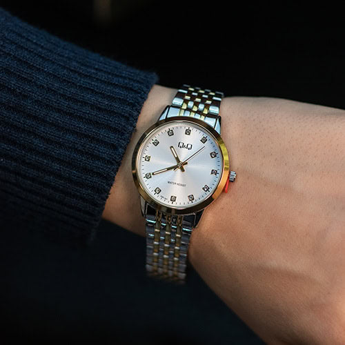 Reloj Mujer l QZ81J401Y