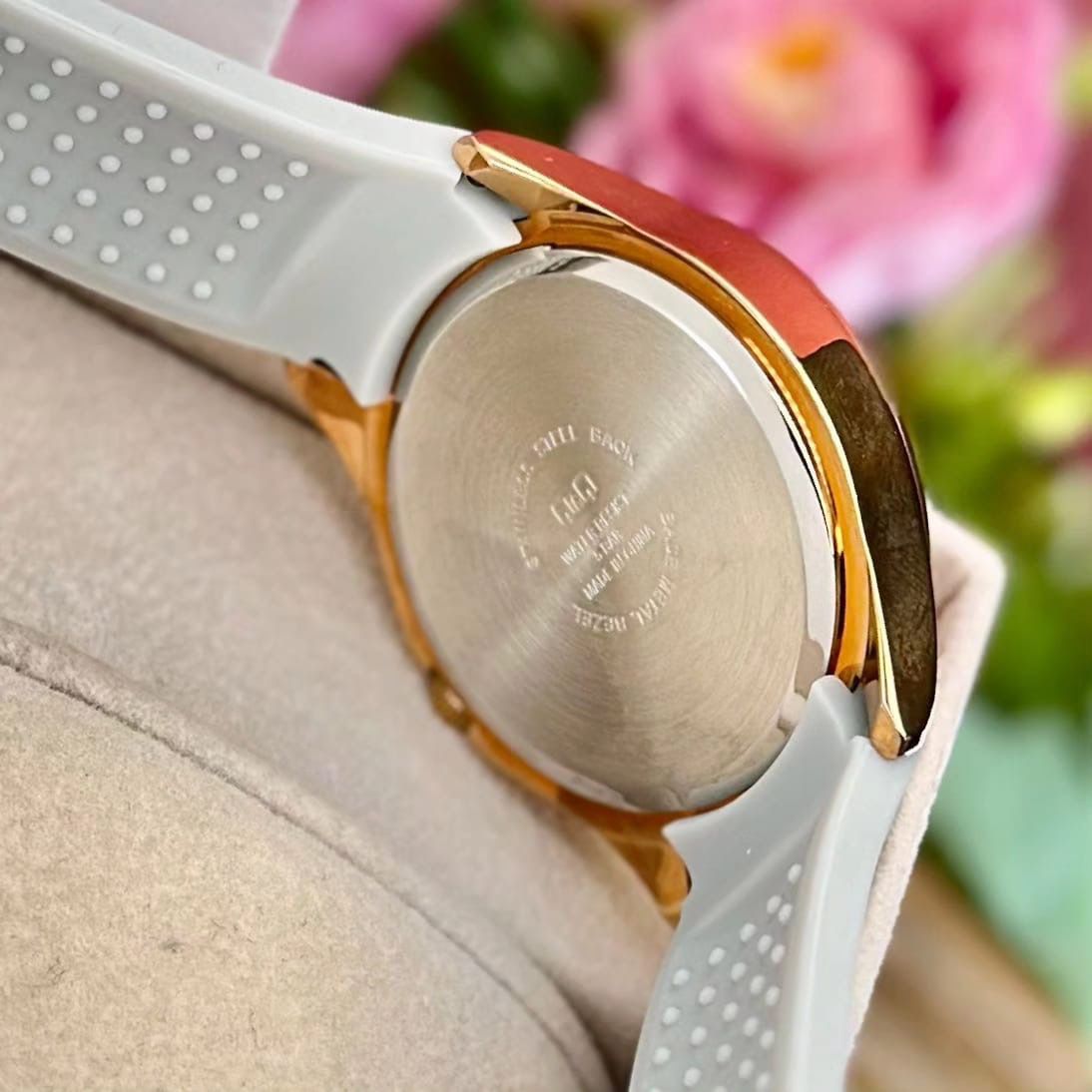 Reloj Mujer Q&Q C25A-004PY