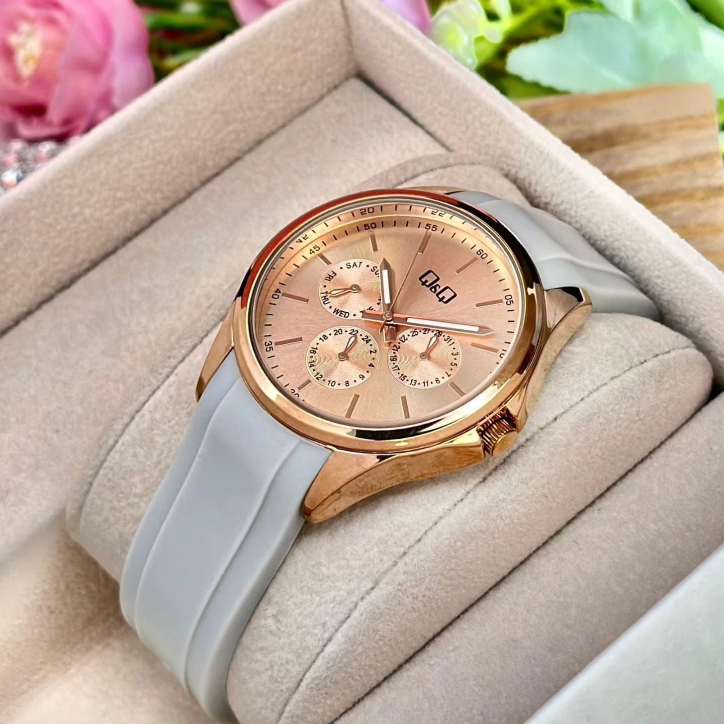 Reloj Mujer Q&Q C25A-004PY