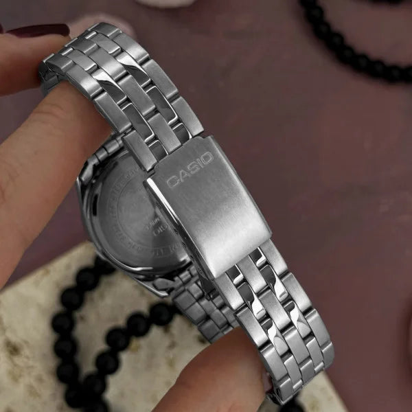 Reloj Casio l LTP 1335D 5 l